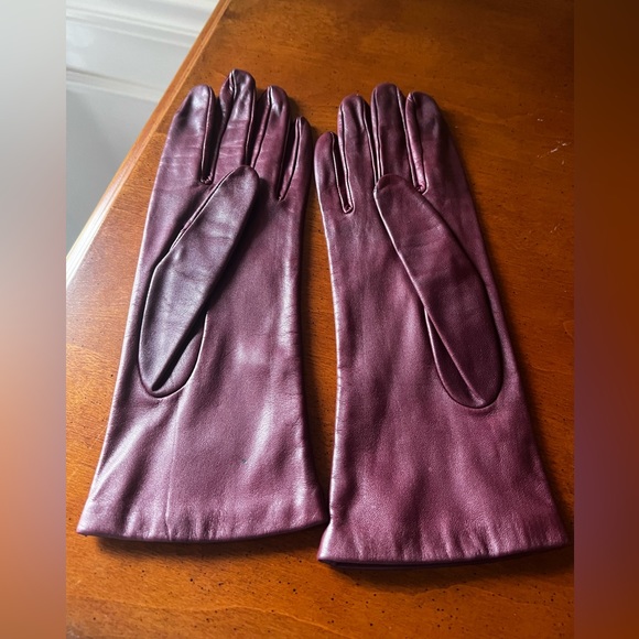 Italian Leather Slim Fit Gauntlet Length Elegant Burgundy Gloves. Size 7 - Picture 4 of 9